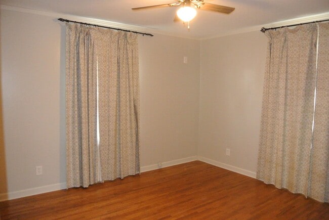 Building Photo - 1453 Colonial Rd