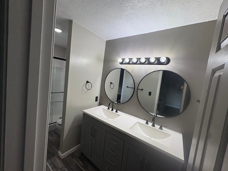 Building Photo - 404 Lake Front Dr