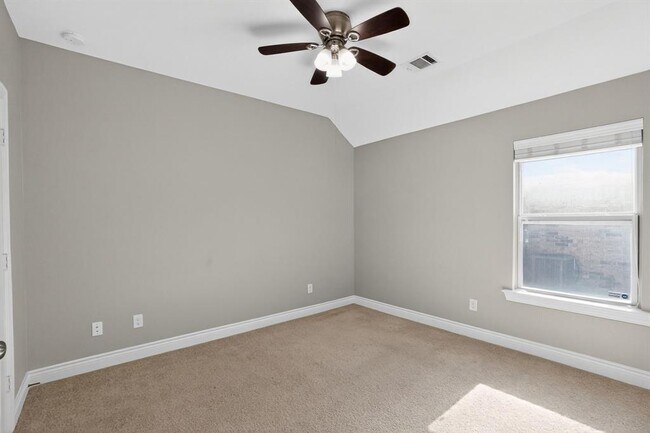 Building Photo - 6916 Etna Way