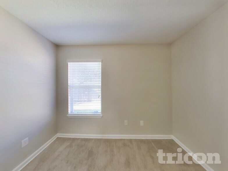 Building Photo - 12740 Black Angus Dr