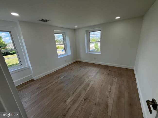 Building Photo - 924 Bethlehem Pike