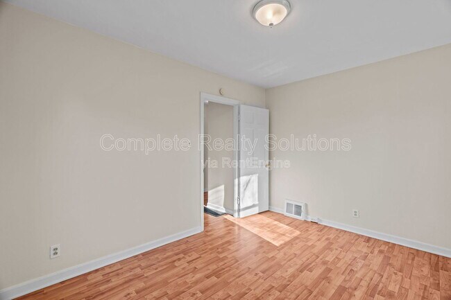 Building Photo - 1258 Grant Dr