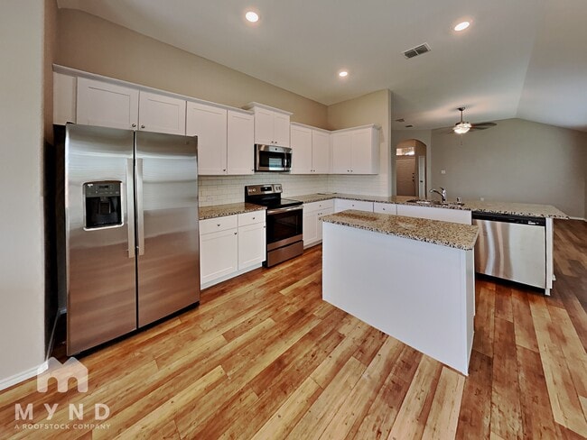 Building Photo - 482 Stuart Ln