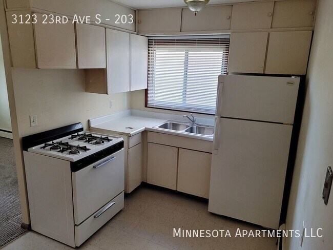 Building Photo - 1 Bedroom Available with a Great Location!