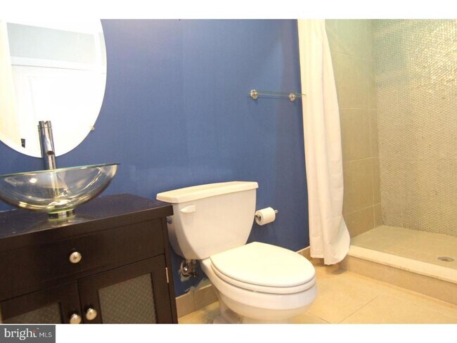 Building Photo - 1905 Kimball St