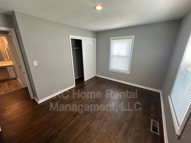 Building Photo - 10742 Blue Ridge Blvd