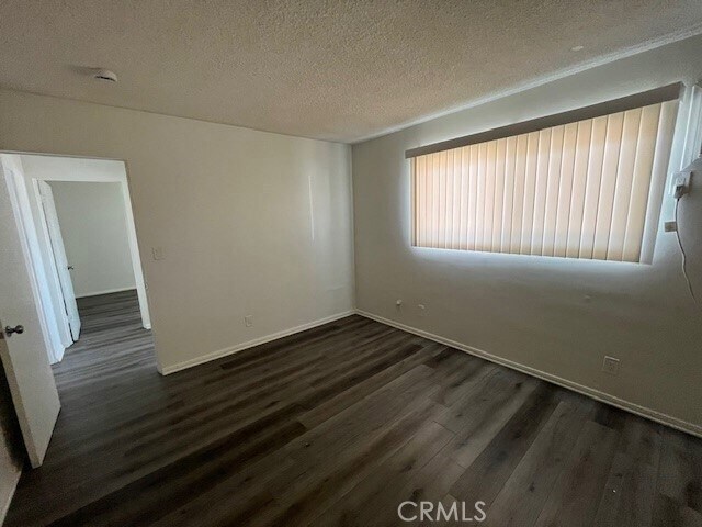 Building Photo - 686 E Cottonwood Rd