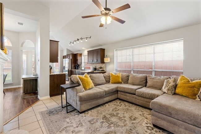 Building Photo - 4709 Justin Dr