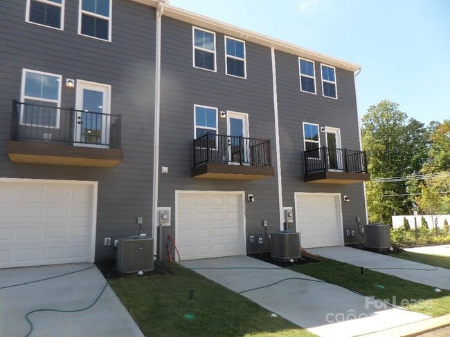 Building Photo - 3228 Dannelly Towns Aly