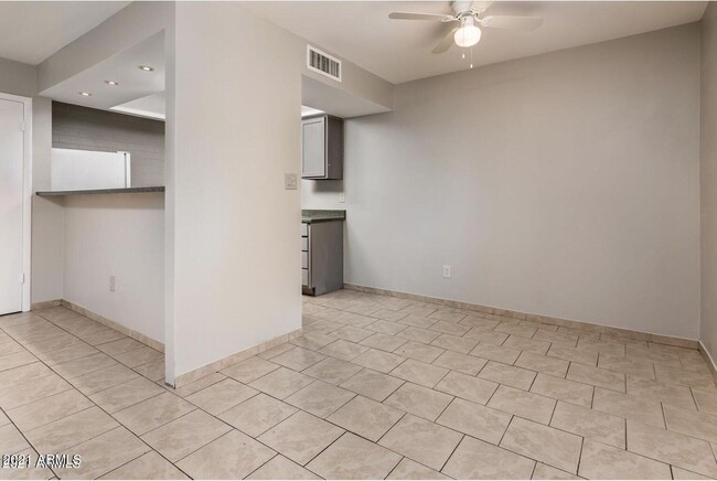Building Photo - 4522 E Pueblo Ave