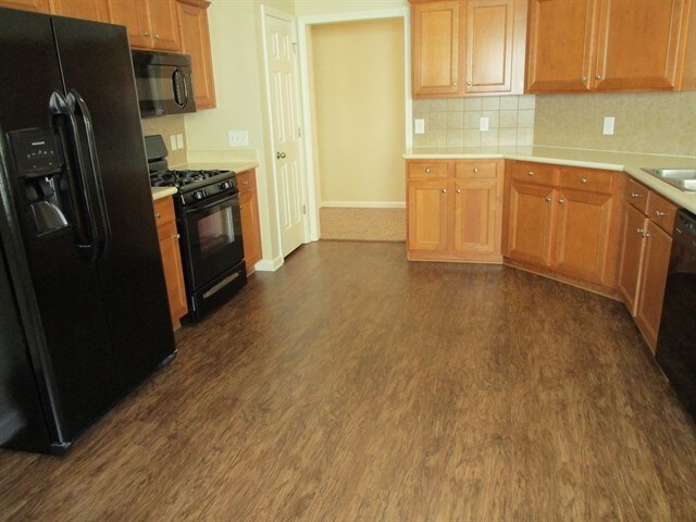 Building Photo - 113 Village Dr