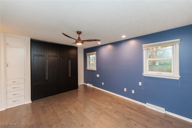 Building Photo - 2500 Deborah Dr