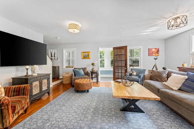 Building Photo - 14 Mc Donald St