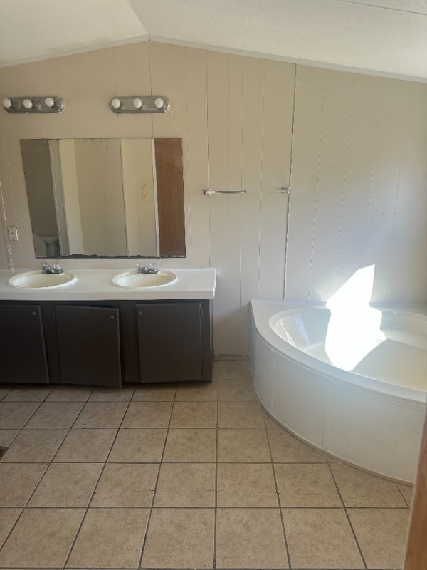 Building Photo - 308 Forest Creek Ln