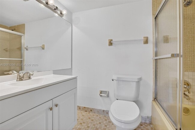 Building Photo - 250 Jacaranda Dr