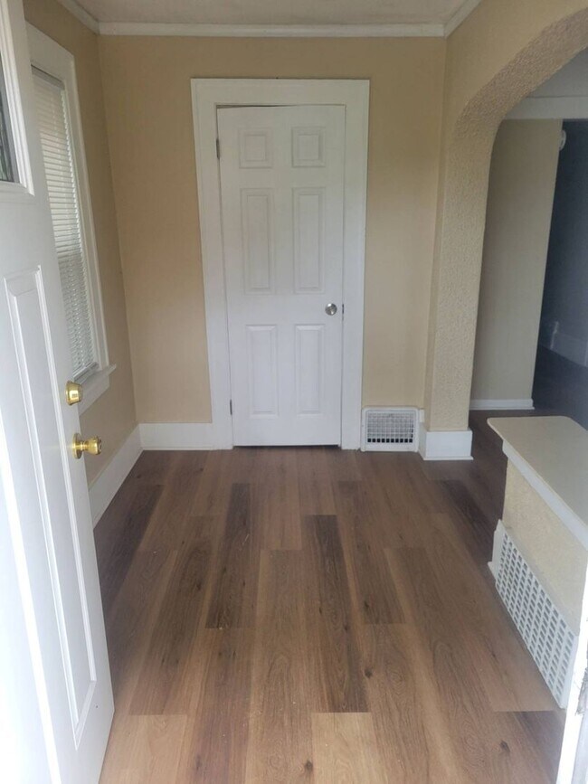 Building Photo - 3035N10thStM