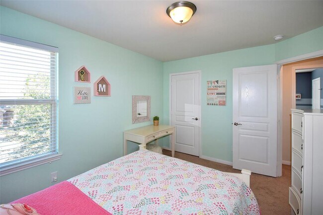 Building Photo - 6427 Addlestone Ridge Ln