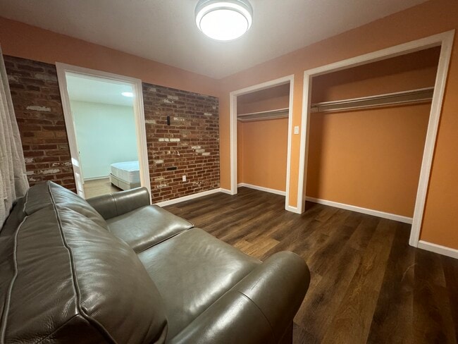 Building Photo - 7517 Murillo St