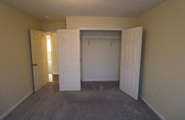 Building Photo - 4185 Kennison Village Dr