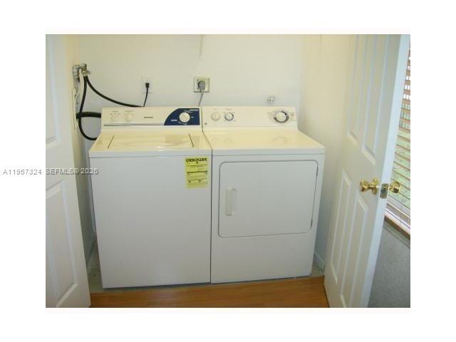 Building Photo - 2890 N Oakland Forest Dr