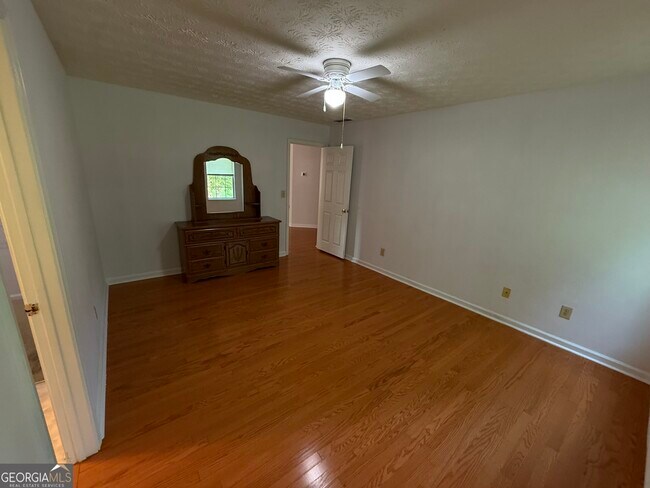 Building Photo - 3897 Saddlecreek Dr