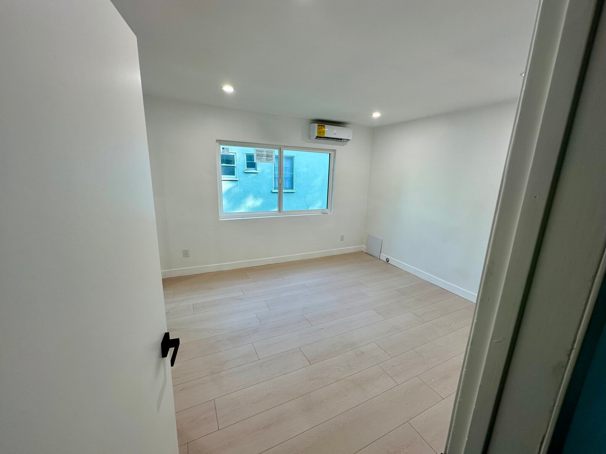 Building Photo - 4123 Edenhurst Ave