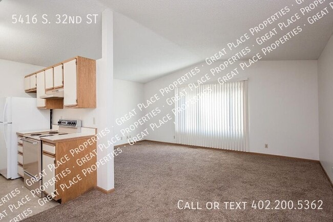 Building Photo - 5416 S 32nd St
