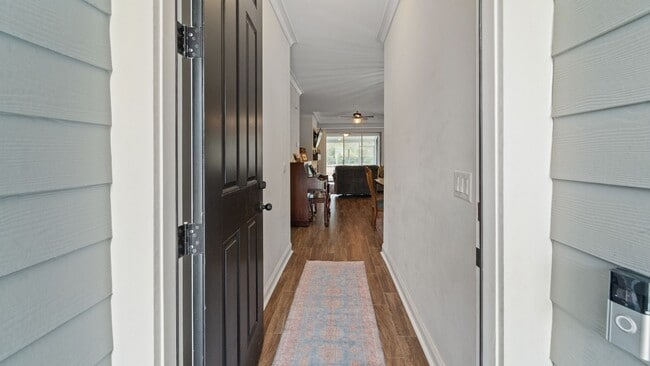 Building Photo - Spacious 6-Bedroom Waterfront Home in Richmond Hill, GA