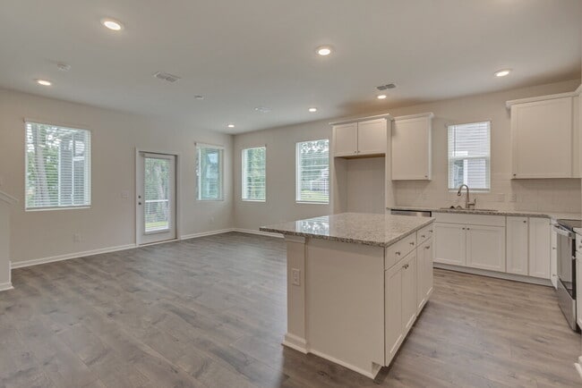 Building Photo - 133 Congo Ct