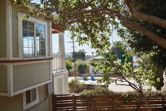 Building Photo - Serene 3bed /2 Bath Craftsman in Heart of ...