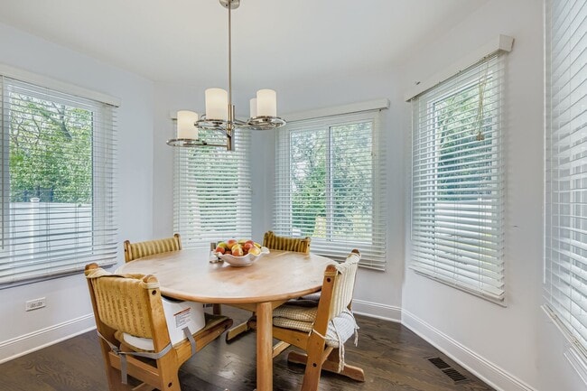 Building Photo - 53 Falcon Pl