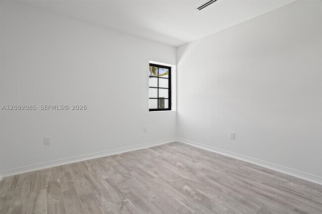 Building Photo - 434 Aragon Ave