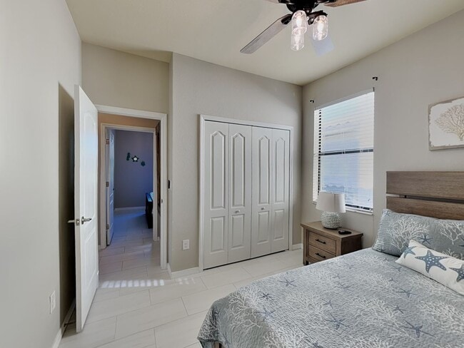 Building Photo - 11280 Reflection Isles Blvd