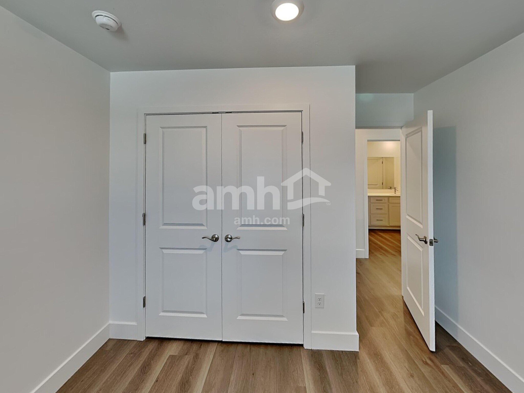 Building Photo - 9596 Harkes Dr