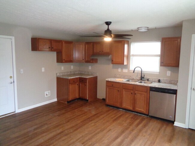 Building Photo - 3490 Hader Ave 4BR/2.5BA (Cincinnati)