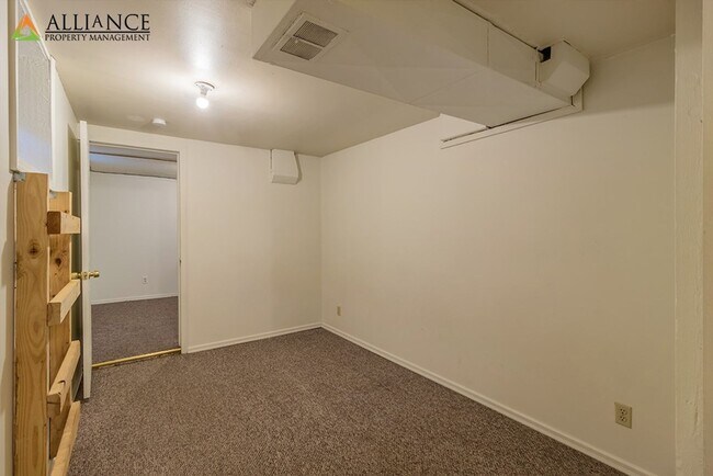 Building Photo - 909 Leavenworth St