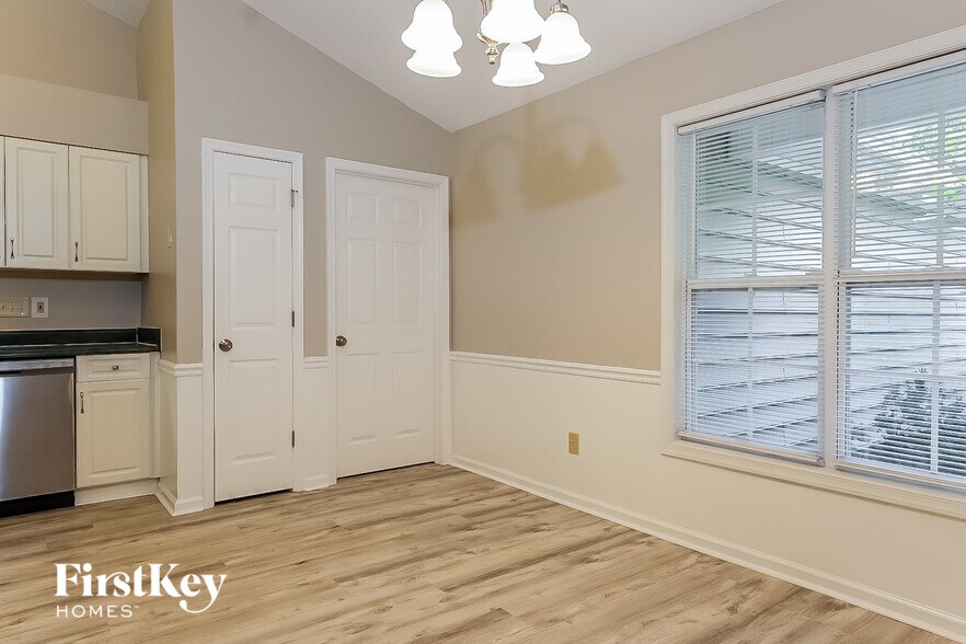 Building Photo - 1711 Kildare Woods Dr