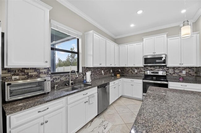Building Photo - 2905 Hilliard Dr