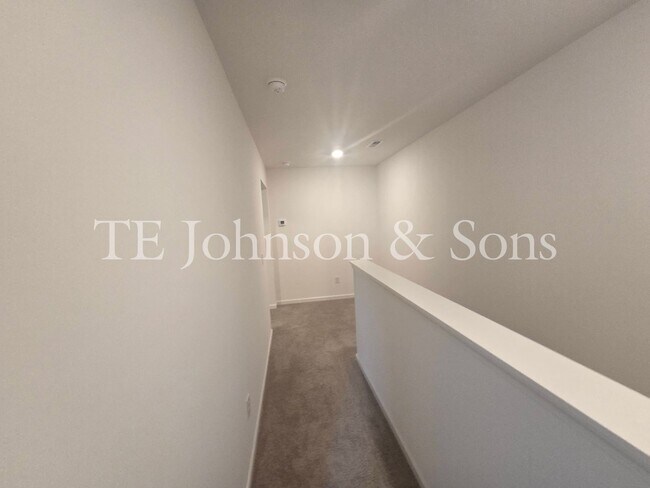 Building Photo - 223 Latrobe Ln