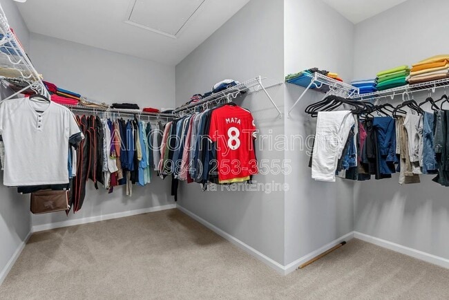 Building Photo - 504 Flip Trail