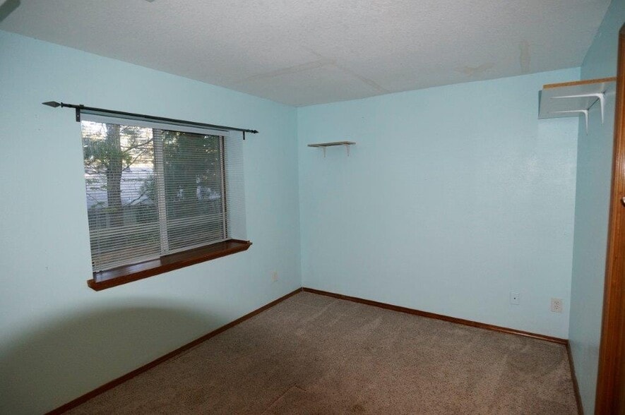 Basement Bedroom - 7158 Southwest 161st Terrace