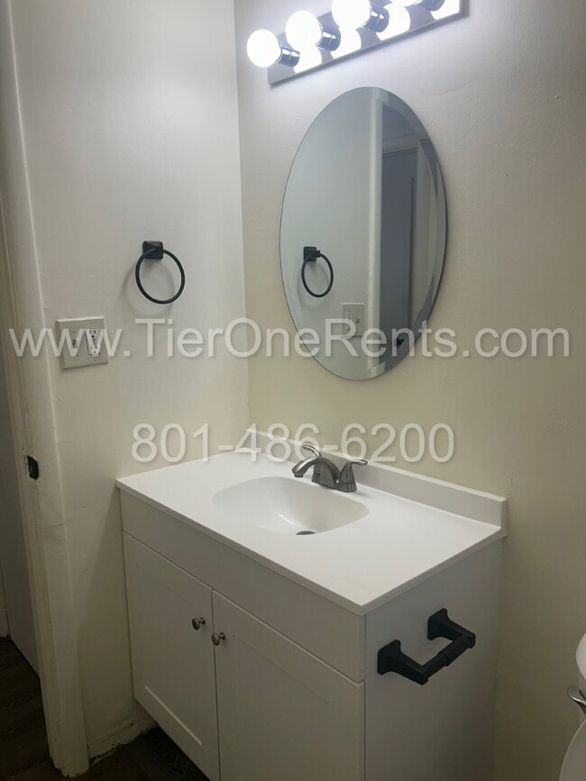 Building Photo - NO DEPOSIT option available for qualified ...