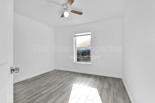 Building Photo - 13900 Folkestone Cir