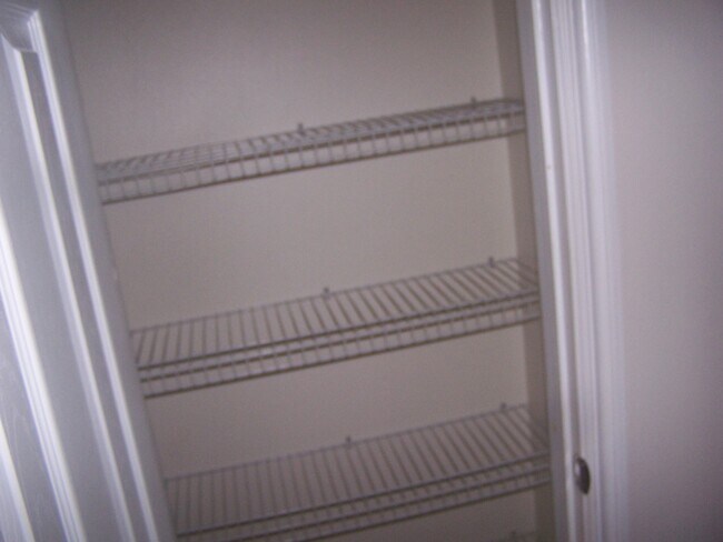 Building Photo - 11 Fuller Cir