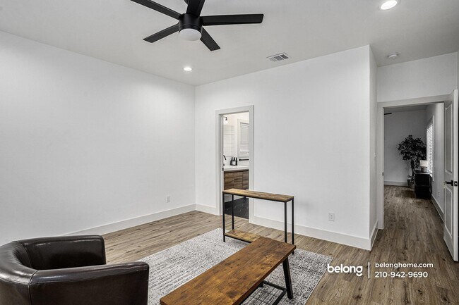 Building Photo - 321 Porter St