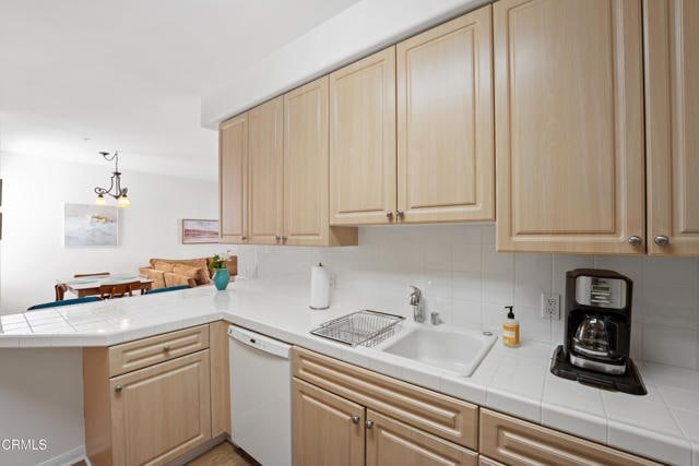 Building Photo - 436 Poli St