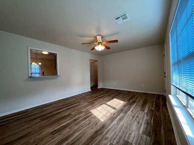 Building Photo - GEOTHERMAL Heat and Air! 3 Bedroom/2 Bathroom with attached 2 Car Garage