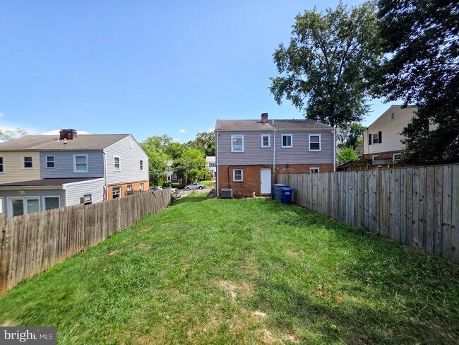 Building Photo - 5818 Fifer Dr