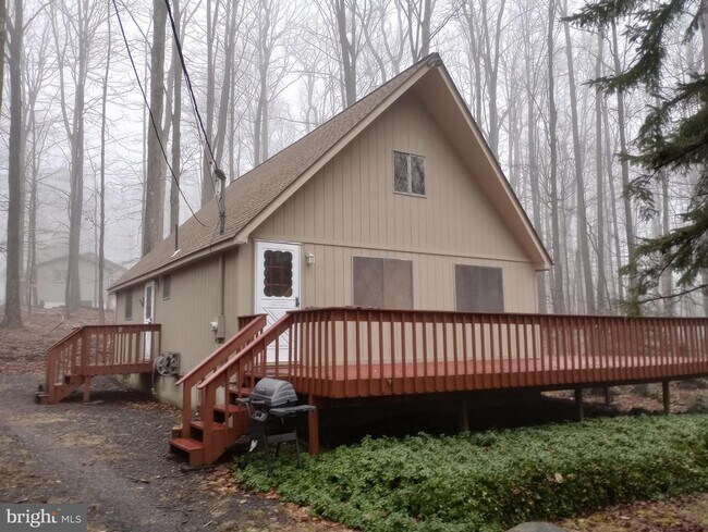 Building Photo - 131 Outer Dr