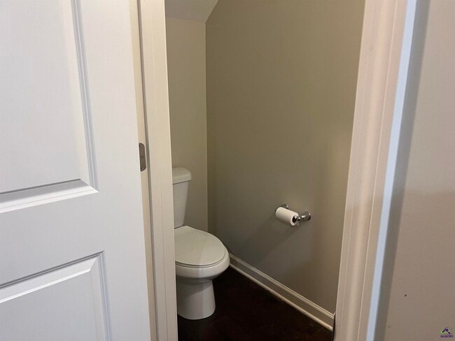 Building Photo - 204 Dog Fennel Ln